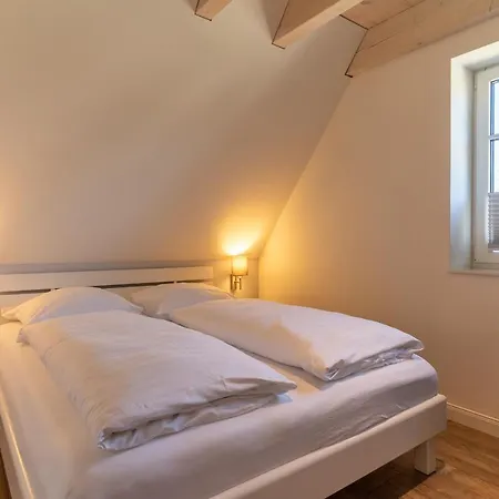 Reetdachhaus Duenenstieg Reetdachhaus Duenenstieg Acht